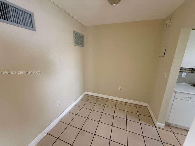 Building Photo - 1255 W 49th Pl