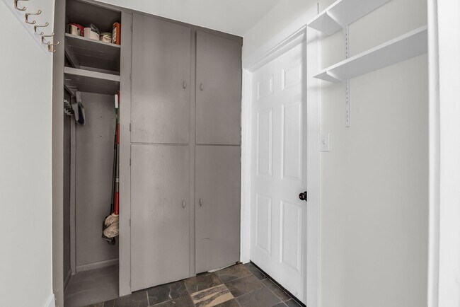 Building Photo - Beautiful 3 Bedroom Rambler Near Hill AFB with RV Parking