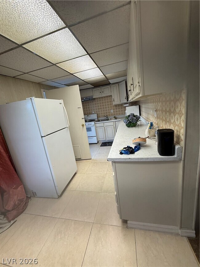 Building Photo - 2300 Pardee Pl