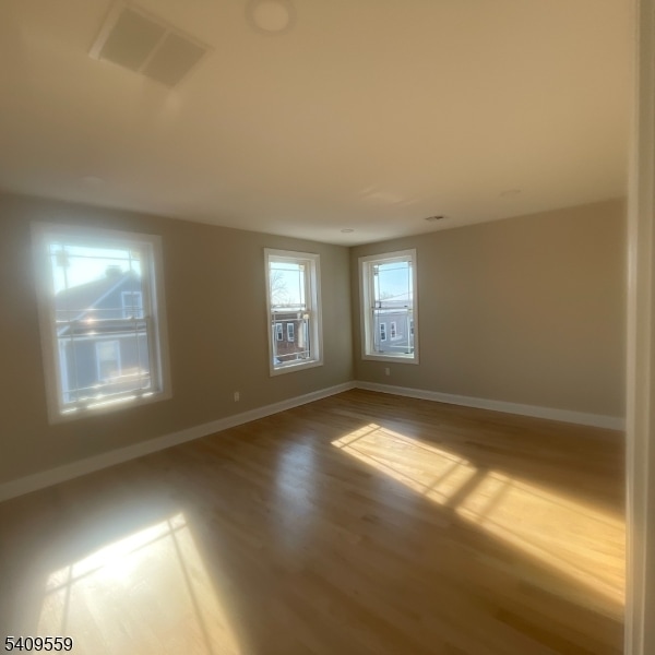 Building Photo - 1297 Avy St