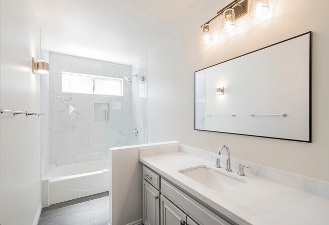 Building Photo - Beautifully Renovated Woodland Hills Home