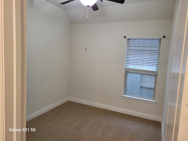 Building Photo - 10706 Inverclyde Dr