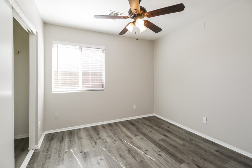 Building Photo - 3229 W Alta Vista Rd