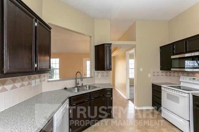 Building Photo - 5406 Shawn Dr