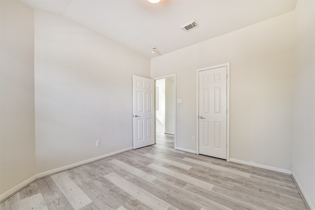 Building Photo - 12018 Country Orchard Ln