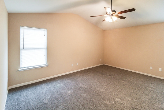 Building Photo - 921 Justice Dr