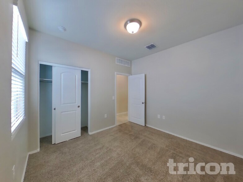 Building Photo - 5288 Iridium Wy