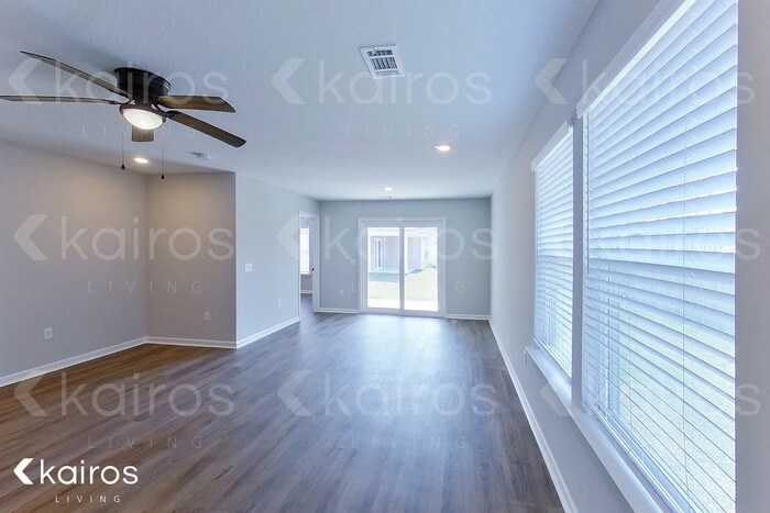 Building Photo - 13 Burnt Oak Cir