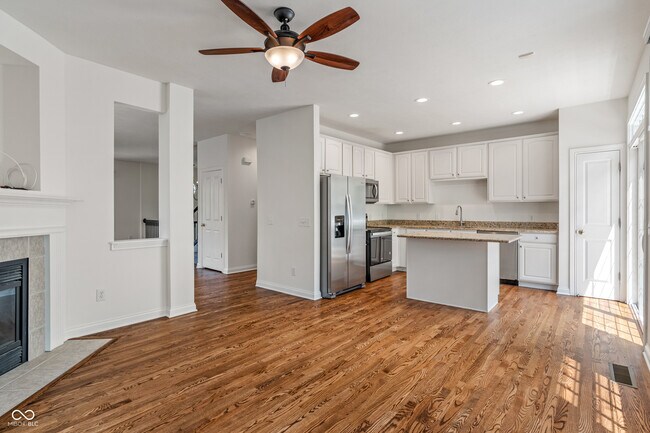Building Photo - 12735 Edgemont Way