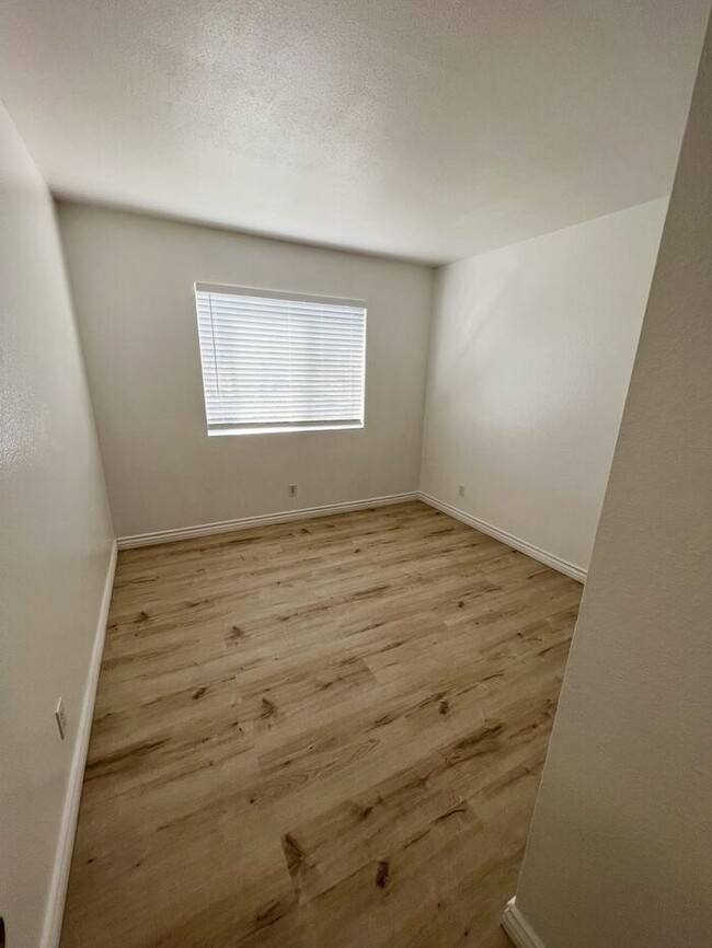 Building Photo - Updated 3 Bed/2 Bath Condo in San Marcos!