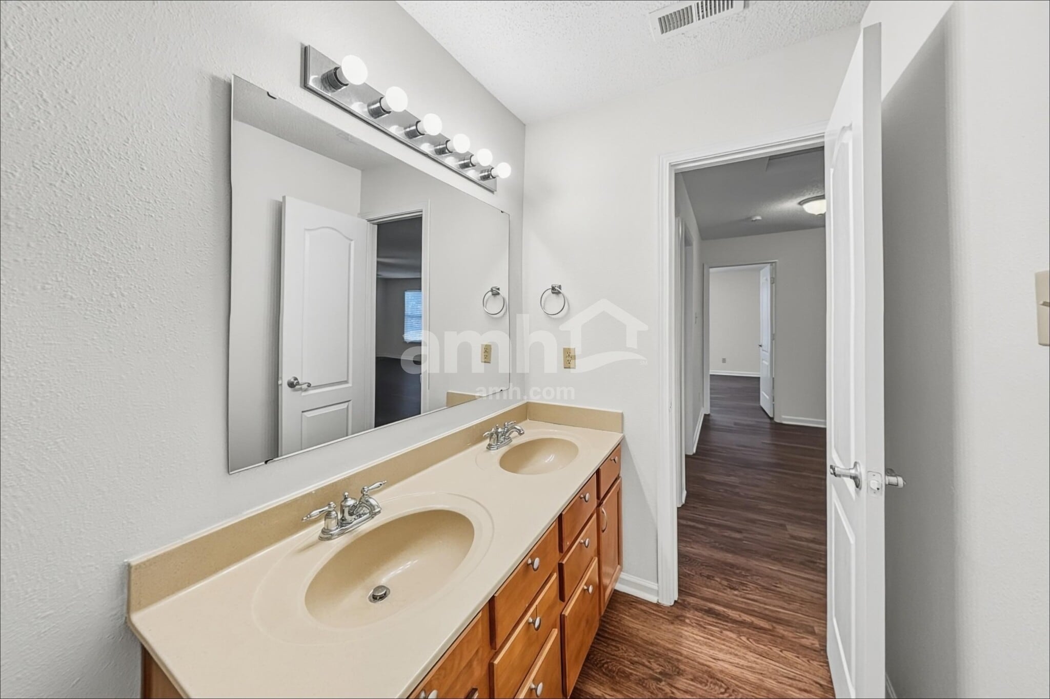 Building Photo - 5631 Hammermill Dr