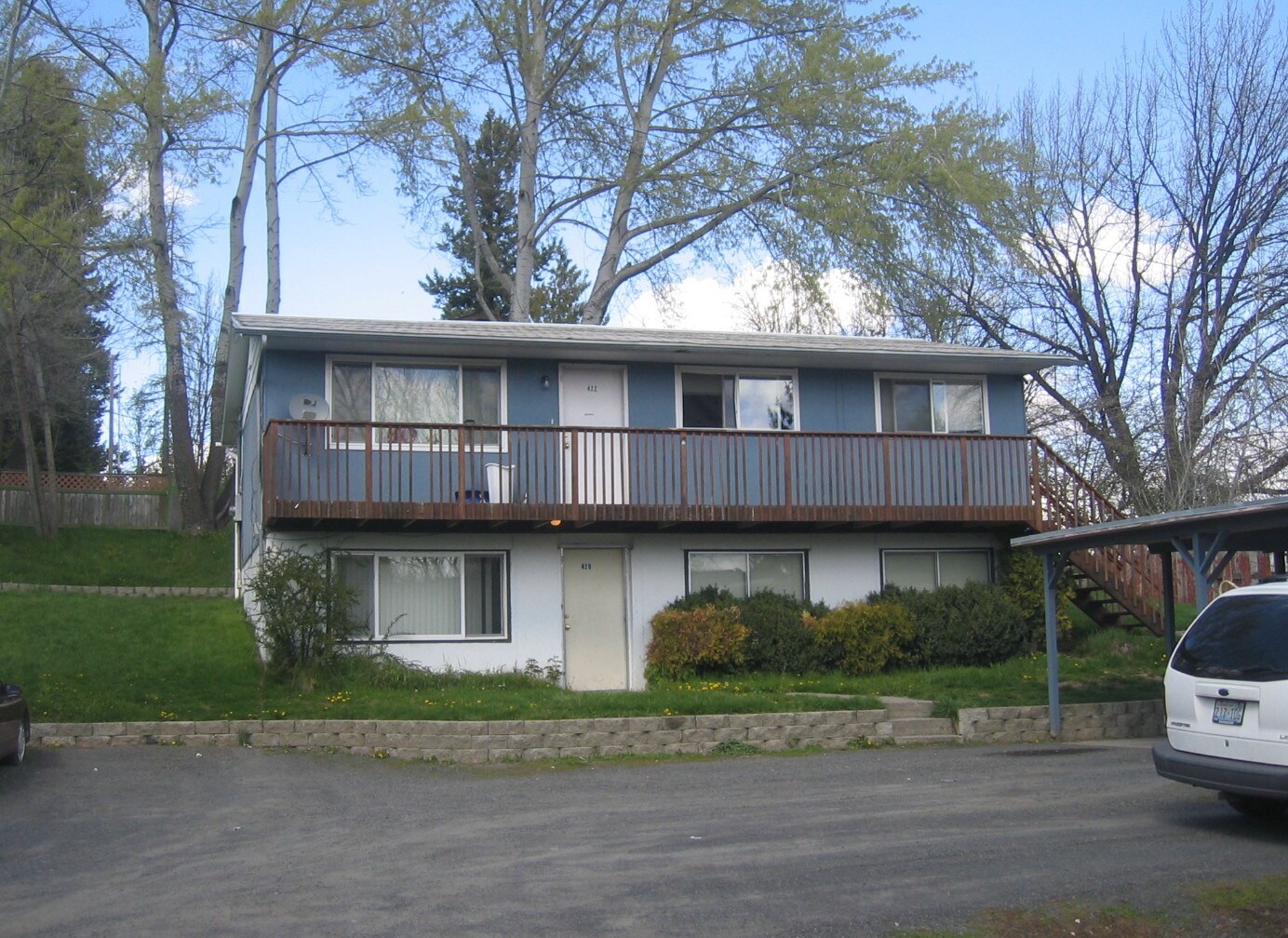 Exterior - 420 SW Henry St