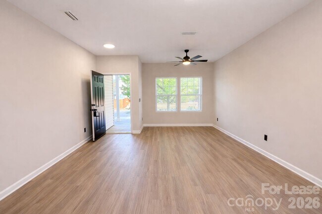 Building Photo - 12881 Clydesdale Dr