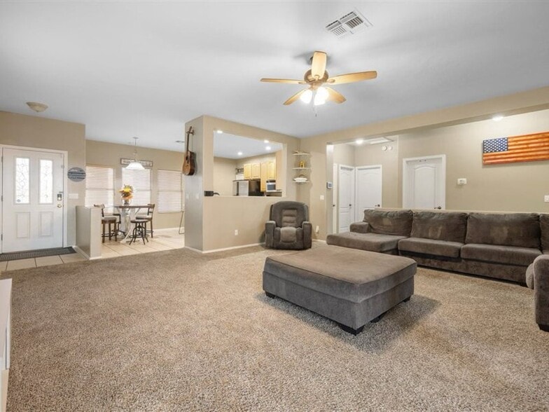 Building Photo - 6186 S Wheaton Dr