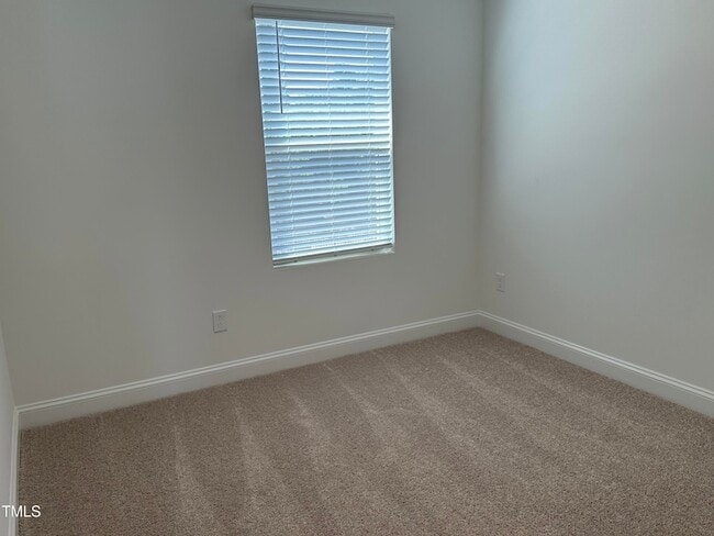 Building Photo - 2806 Kempthorne Rd