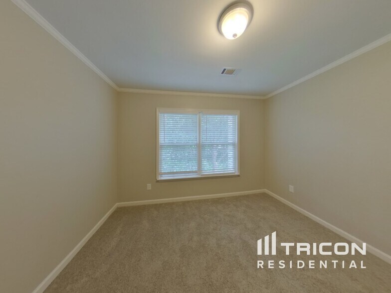 Building Photo - 202 Harris Ct