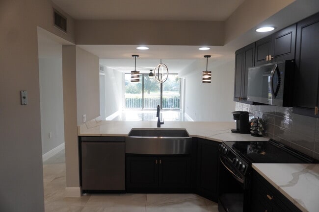Building Photo - 2811 Village Blvd