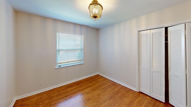 Building Photo - Updated 3 bed 2 bath with outdoor living area in Richardson!