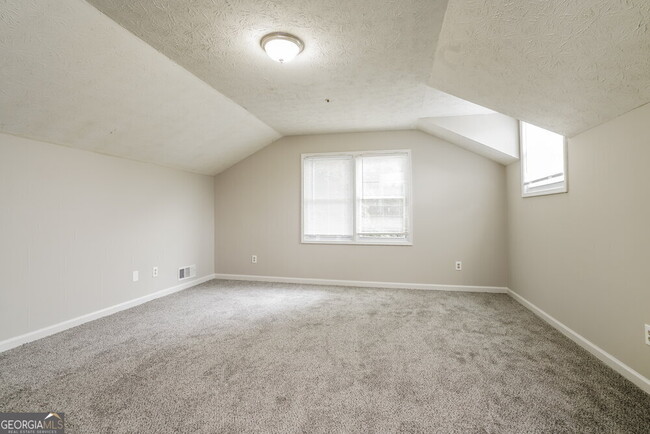 Building Photo - 2318 Wellington Cir