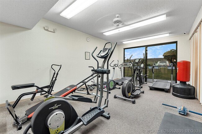 Building Photo - 4550 NW 18th Ave