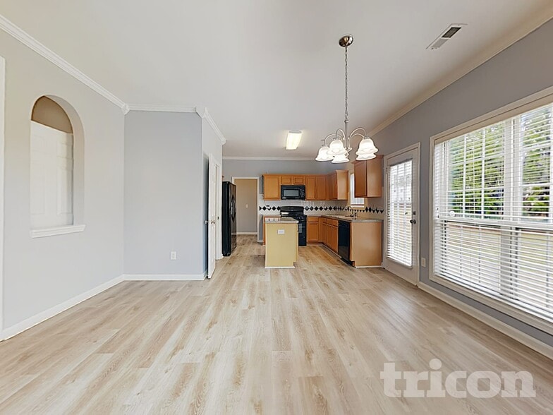 Building Photo - 7568 Cole Ln