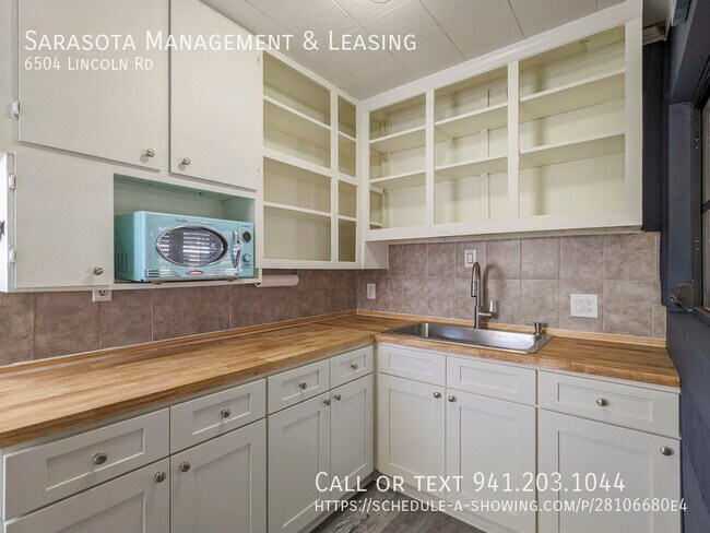 Building Photo - 6504 Lincoln Rd