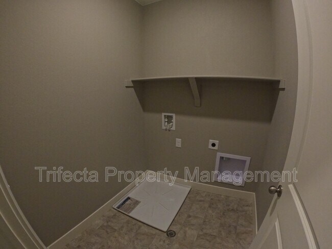 Building Photo - 1938 Raindrop Dr