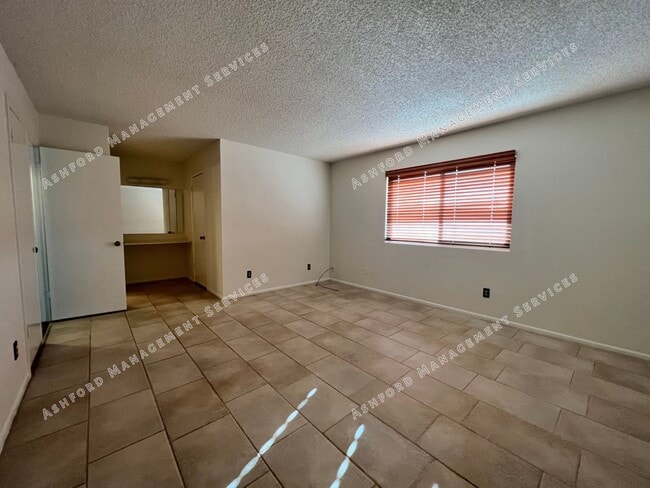 Building Photo - GOLF COURSE HOME W AMENITIES GALORE IN FOUNTAIN OF THE SUN 55+ COMMUNITY & COUNTRY CLUB