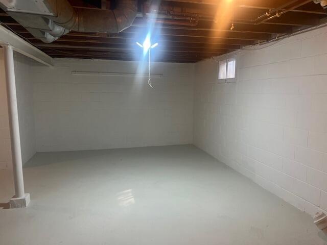 Building Photo - 645 Hi View Ct