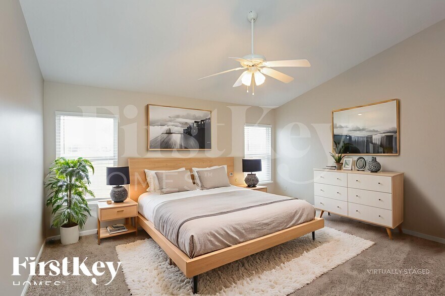 Building Photo - 13947 Royalwood Dr