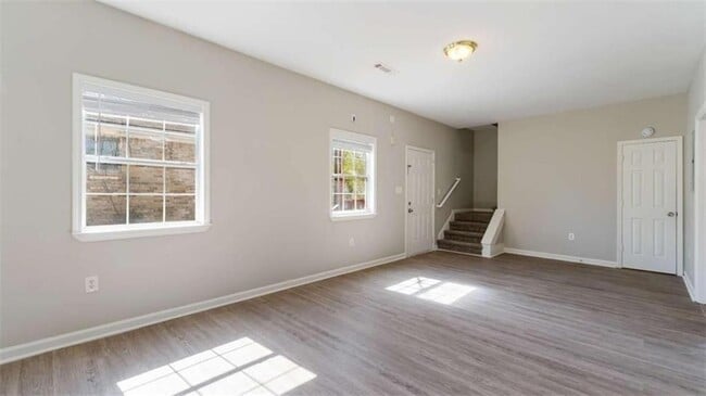 Building Photo - 848 Ridge Ave NW