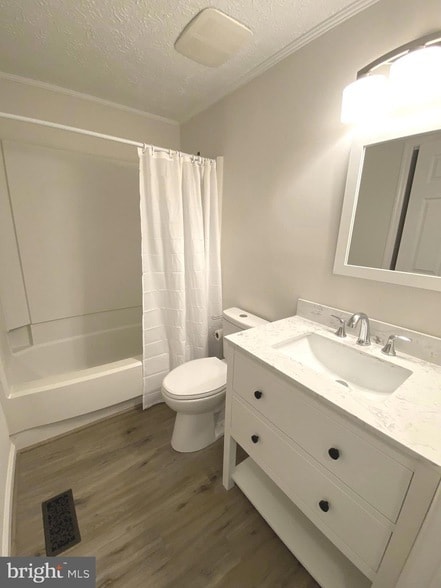 Building Photo - 611 Yorktown Blvd