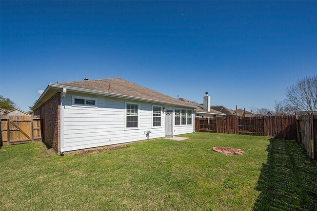 Building Photo - 5906 Yaupon Ridge Dr