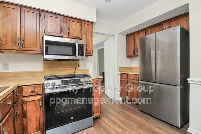 Building Photo - 11323 Harrowfield Rd