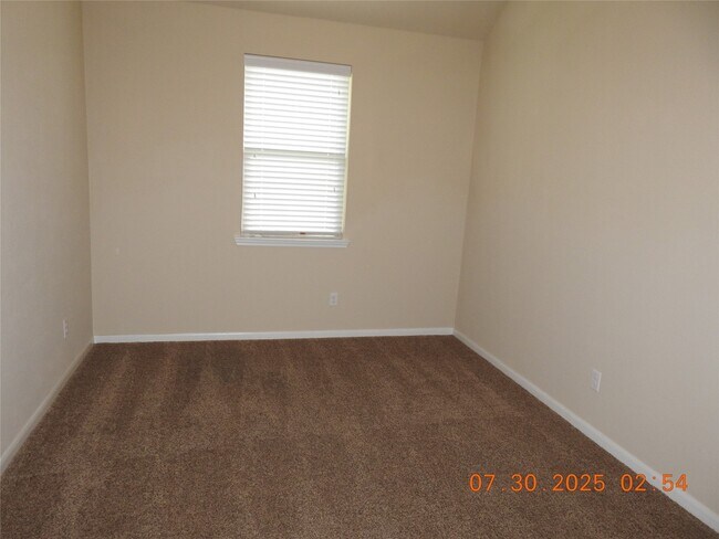 Building Photo - 3667 Raintree Village Dr
