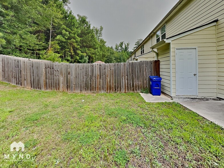 Building Photo - 2544 Piering Dr