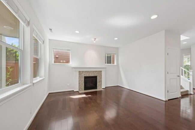 Building Photo - 3 bedroom in Bothell WA 98012