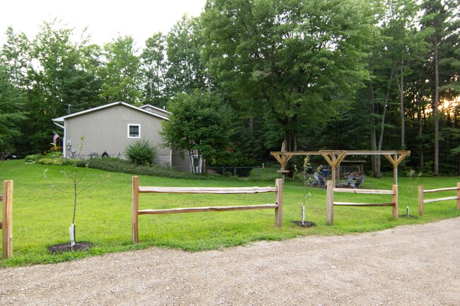 Building Photo - 576 S South Long Lake Rd
