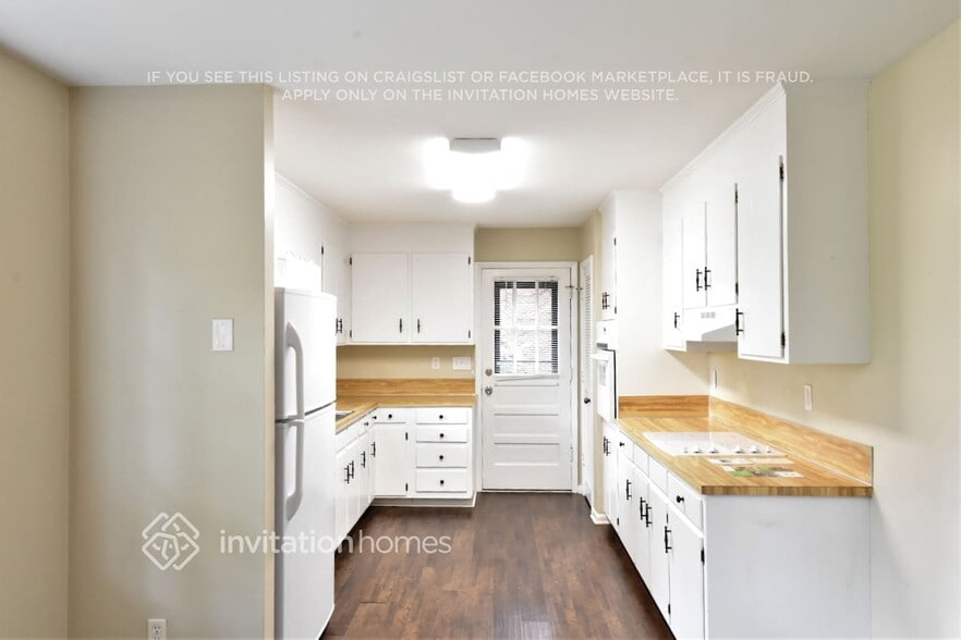 Building Photo - 1447 McIlroy Rd