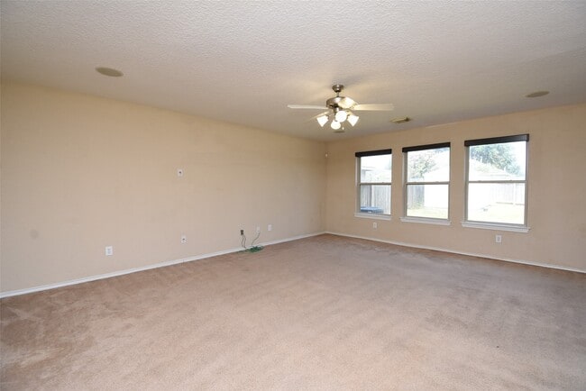 Building Photo - 11215 Overland Trail Dr