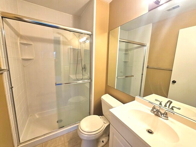 Building Photo - 573 Greystone Ln