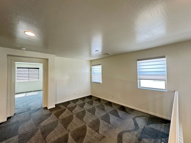 Building Photo - 6784 Pivot Point St