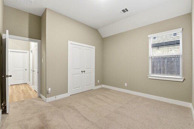 Building Photo - 808-808 Marisol Bay Dr