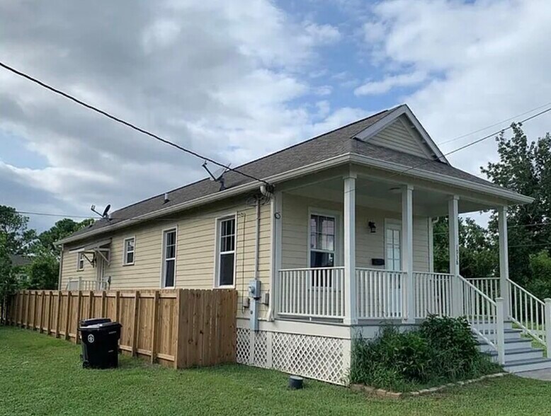 Front - 1938 Flood St