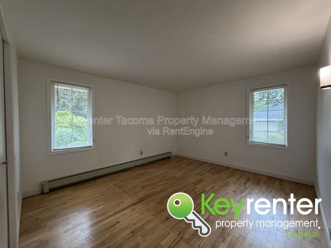Building Photo - 629 Sandra Lee Ct SE