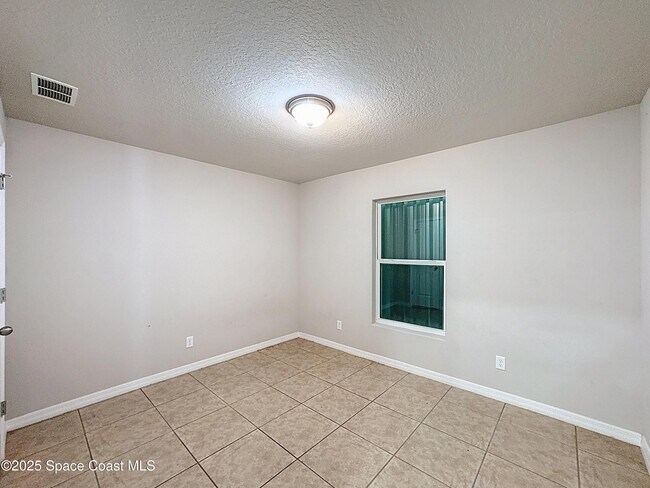 Building Photo - 218 Parker Dr