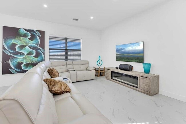 Building Photo - 17353 SW 46th St