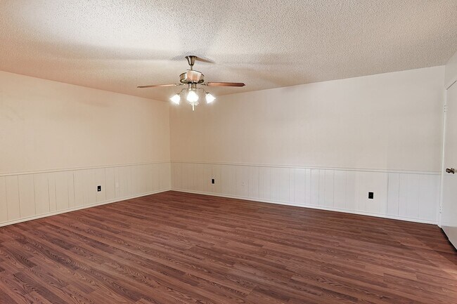 Building Photo - 6809 Fawn Valley Pl