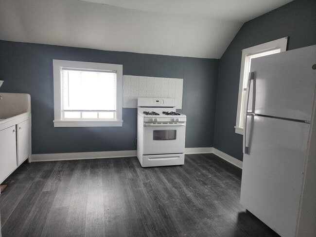 Building Photo - 1801 N Wisconsin St