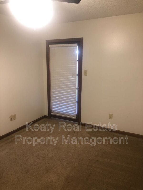 Building Photo - 111 Shekel Dr